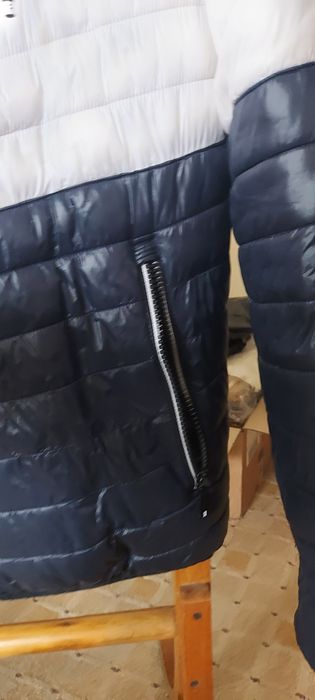 Продаю куртку 14-16 лет весенняя