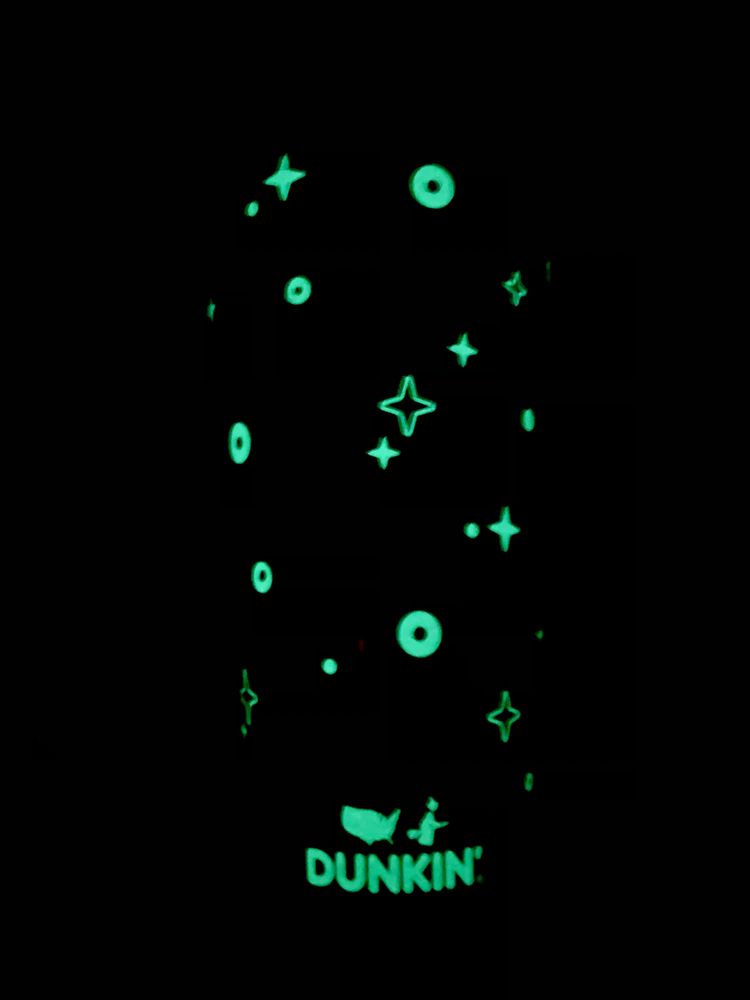 Świecący termo kubek z USA DUNKIN is My Magic Potion 2024 glow 650 ml
