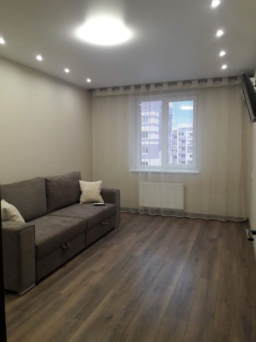 Супер !!! Сдам 1 кв ЖК Ньютона Новые Дома 9000 гр.