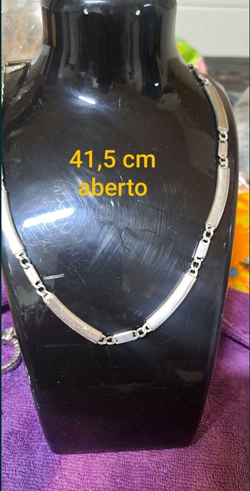 Pulseira e corrente conjunto em prata contrastada.