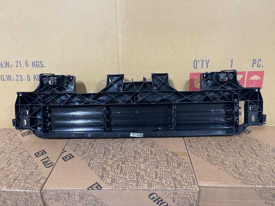 Жалюзи дефлектор радиатора верхний Audi E-Tron 19-23 Орыгинал