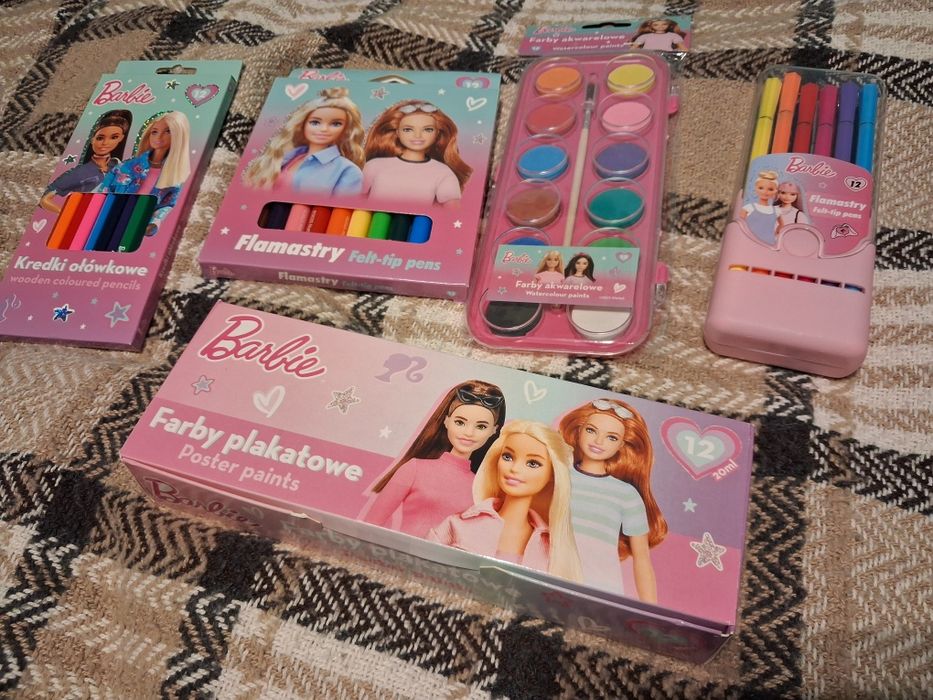 Wyprzedaż!! Barbie artykuły plastyczne kredki flamastry farby prezent