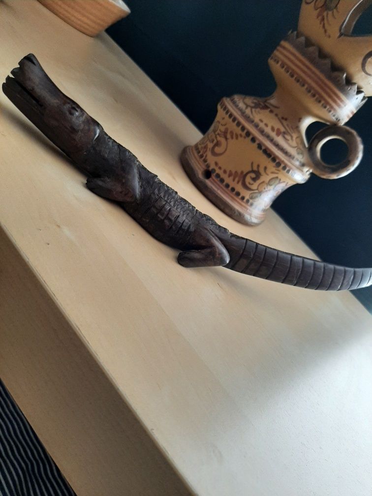 Crocodilo em ébano