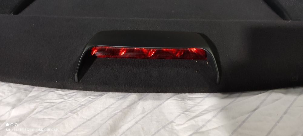 Tylnia Półka Ze Światłem STOP Pod Głosniki Audi A4 B5 Sedan  94-99