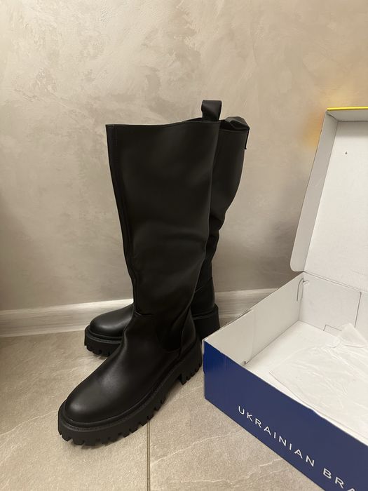 Сапоги шкіряні чорного кольору