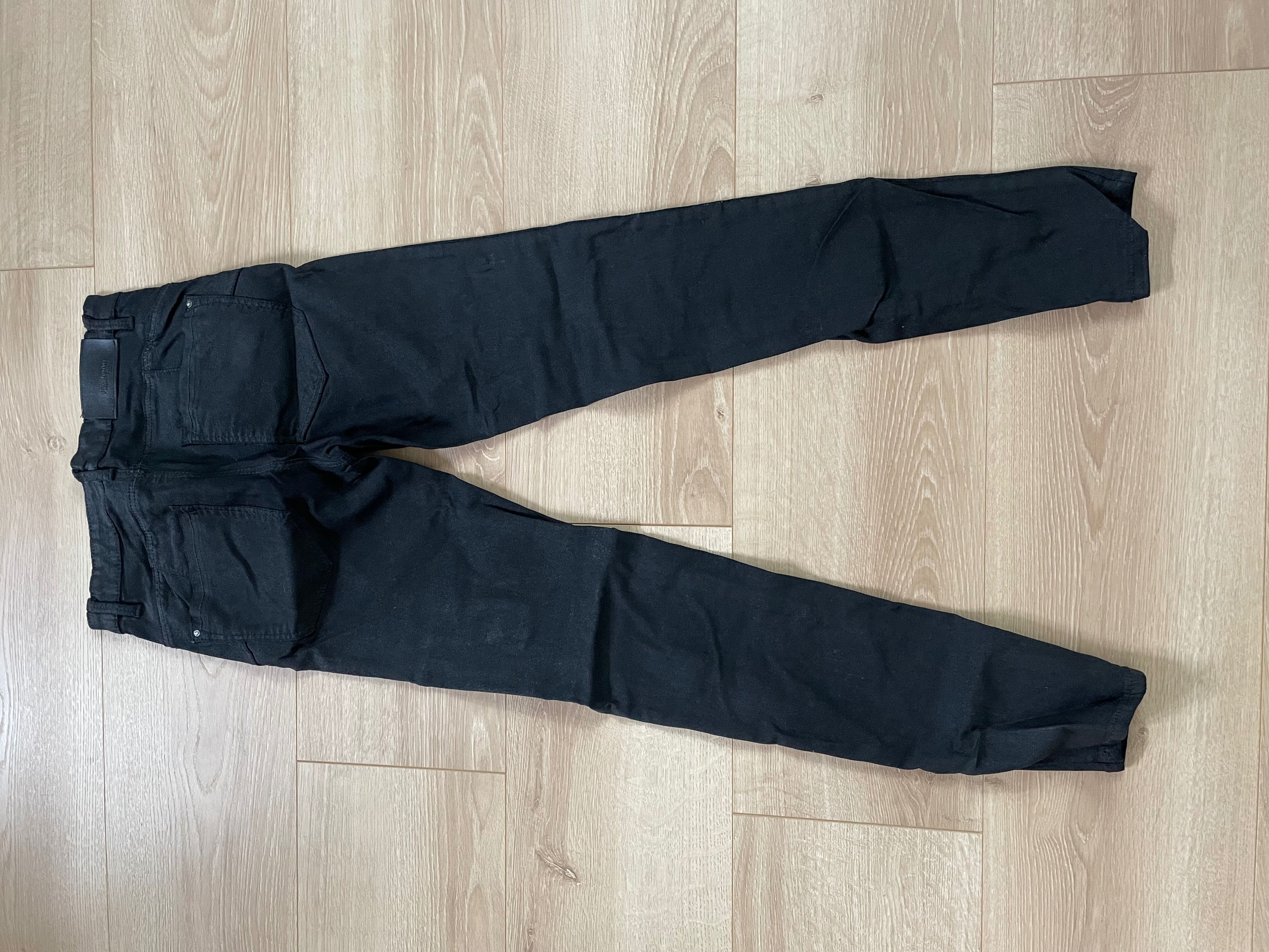 Spodnie czarne woskowane rozmiar 34/36 Stradivarius