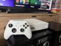 Xbox One S + Pad + Gra