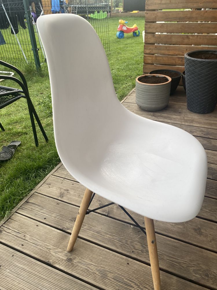 Krzesło plastikowe