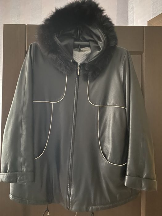 Жіноча куртка - шкіряна