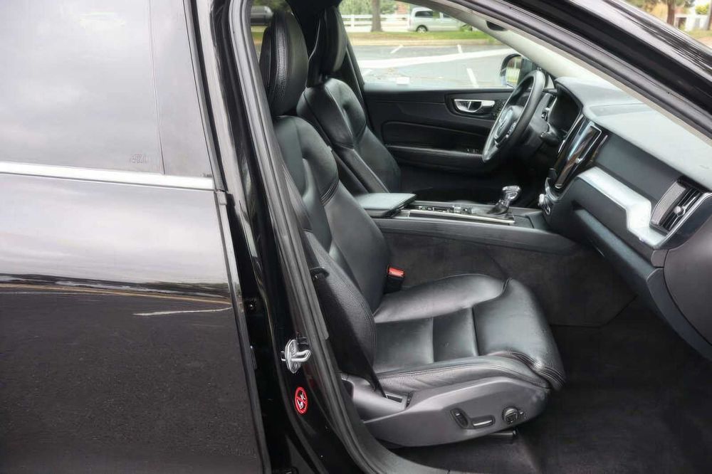 Volvo XC60 T5 Momentum      2019