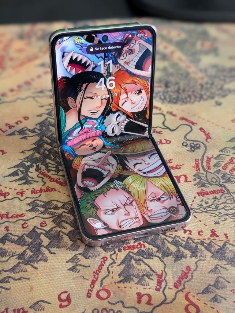 Samsung Galaxy ZFlip 5 512 gigas 8 GB RAM (usado)