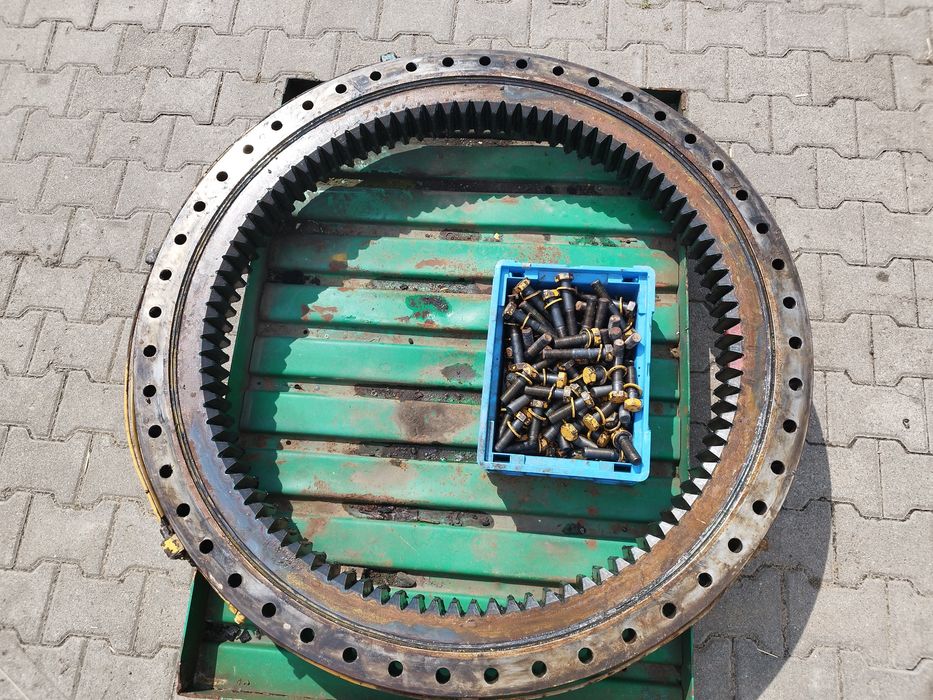 Liebherr 922 łożysko obrotu, wieniec