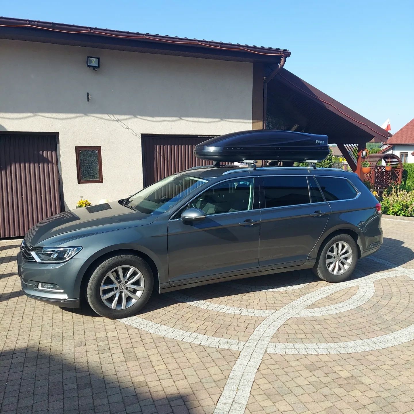Wynajem box  bagażnik dachowy Thule Kamei Mont Blanc Taurus wypożyczal