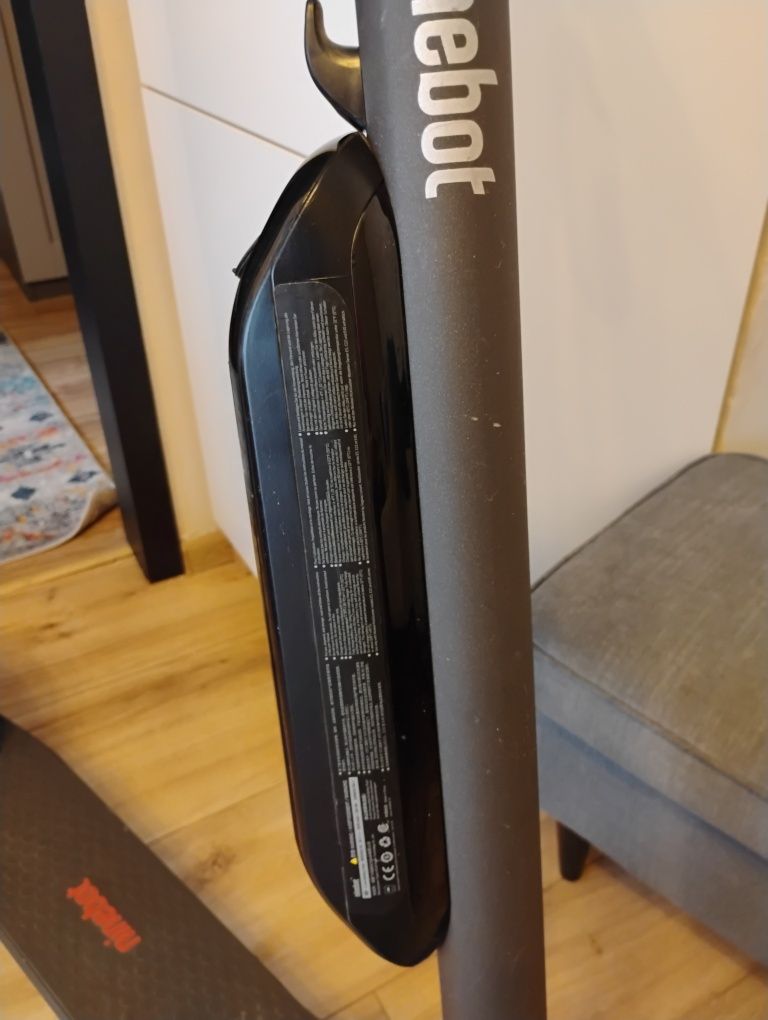 Hulajnoga elektryczna Ninebot KickScooter E22 z dodatkową baterią