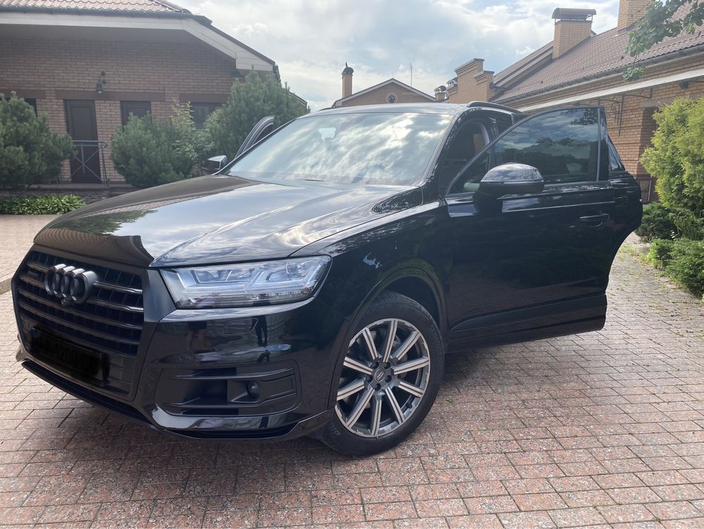 AUDI Q7  2018 року у гарному стані