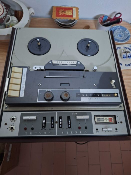Gravador Vintage (reel-to-reel) Truvox