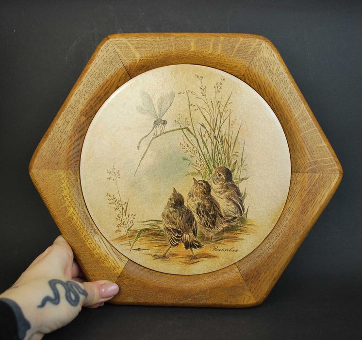 obraz płytka dekoracyjna plakieta dębowa ramka wróble ważka rustykalny