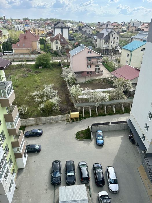 Продається 2км квартира, вул. Підгородня