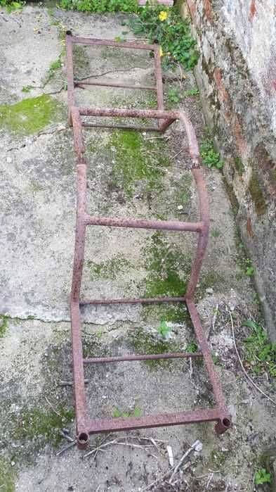 Cangalha de ferro para decoração.