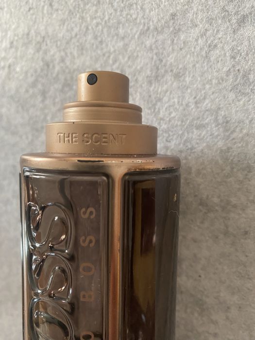 Pusty flakon po perfumach Hugo Boss