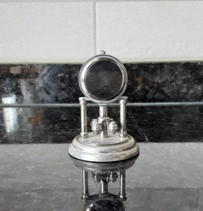 Pequeno Relógio de Coleção