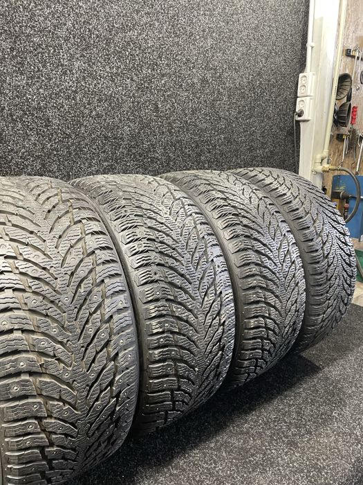 Продам Б/У шини Nokian 245/40R19 Hakkapeliitta 9