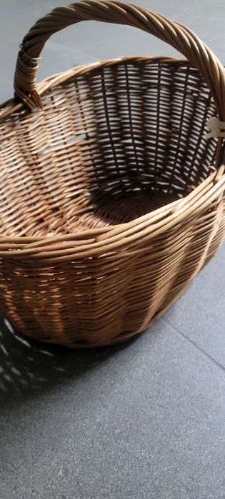 Kosz  wiklinowy.
