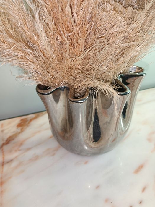 Peça para decoração em porcelana com acabamento em cromado,11cm