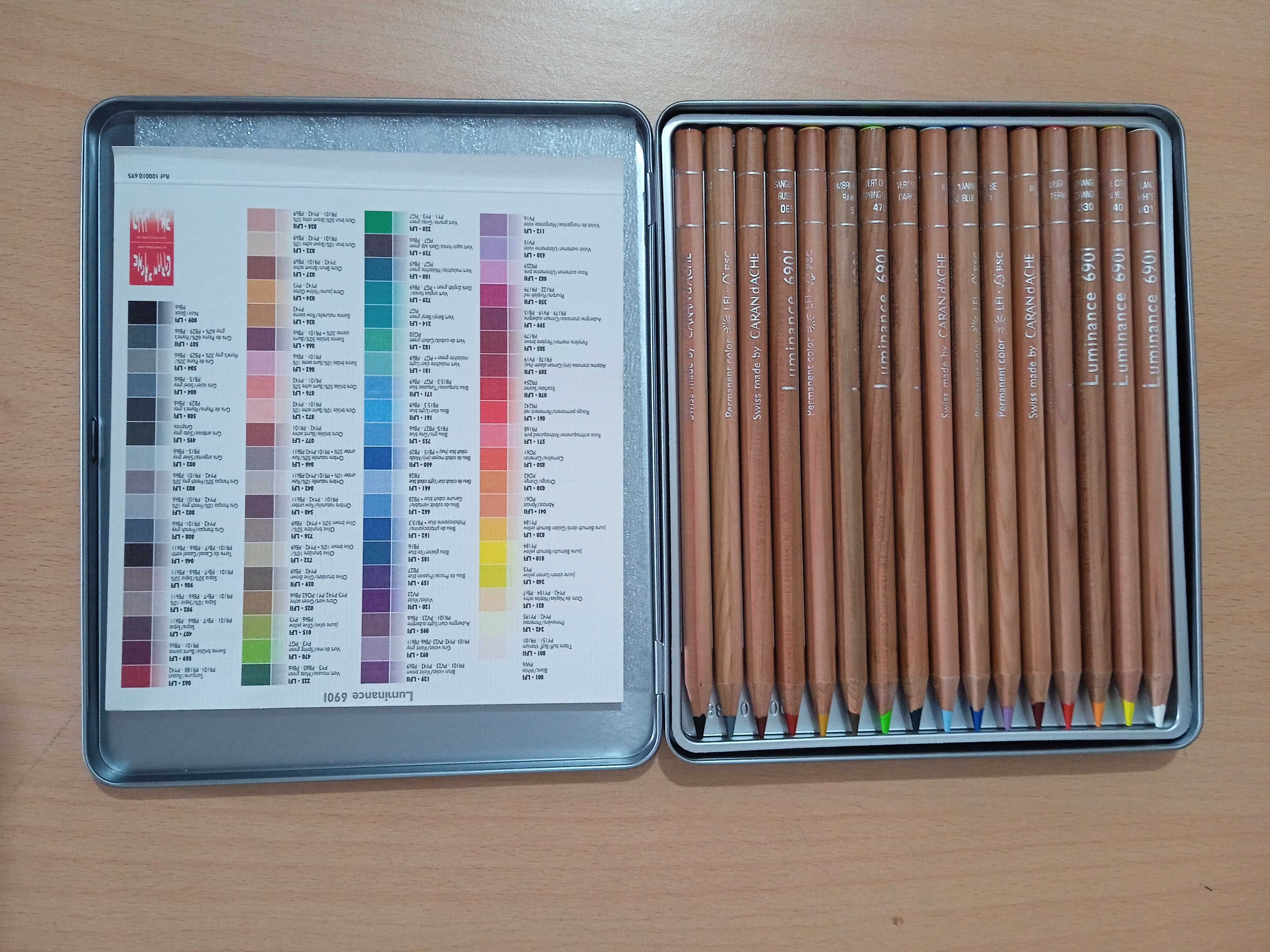 Caran D'Ache Luminance Colours pour professionnel 16 colours