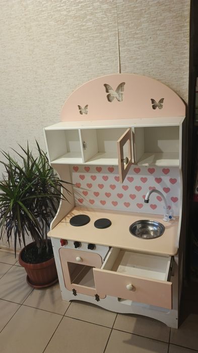 Продам кухню , детская кухонька.