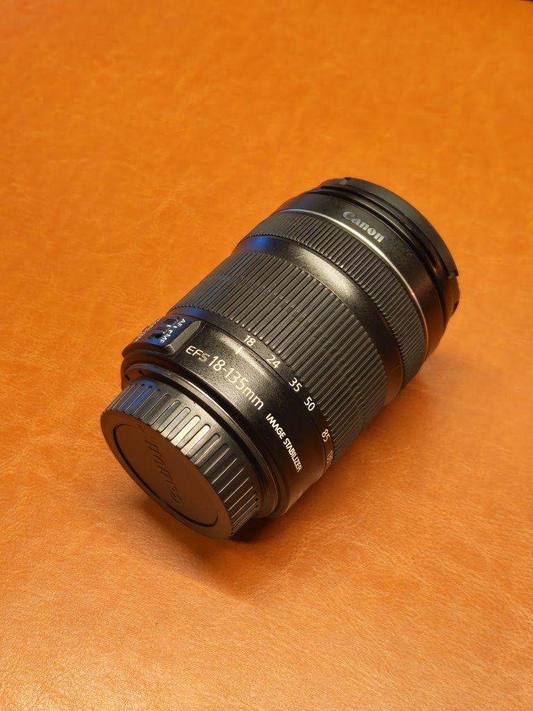 Objetiva Canon EF-S 18-135mm 3.5-5.6 IS STM Ler descrição