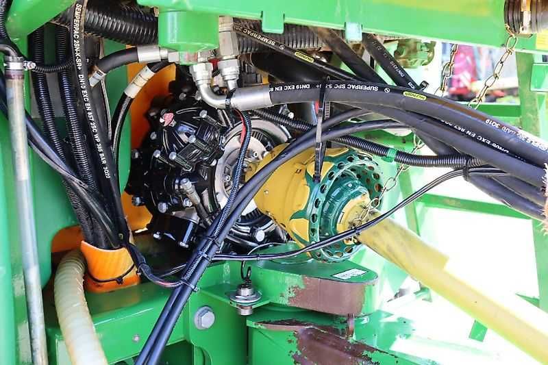 Причепний оприскувач John Deere M 740i 2014 рік виробництва