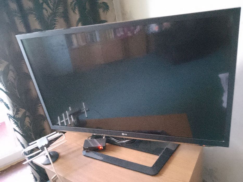 Телевизор LG 42" LM 580T . 3D