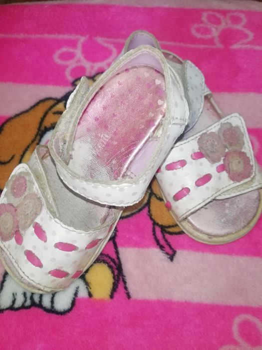 Sandałki rozmiar 21