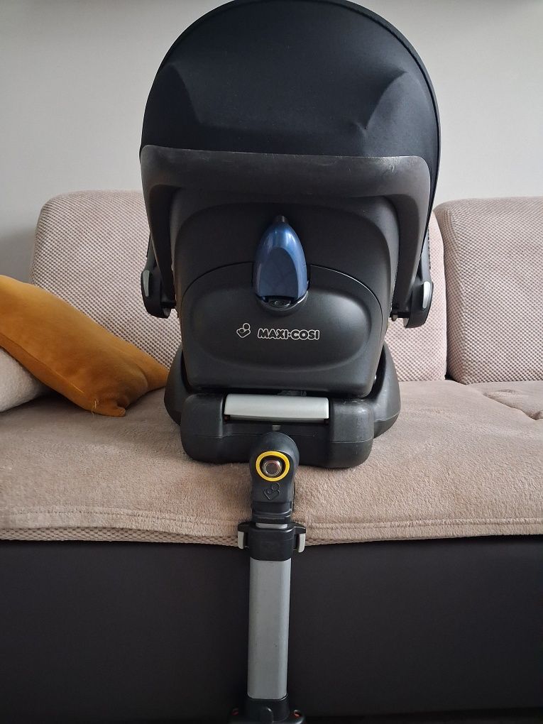 Fotelik MaxiCosi Cabriofix + baza MaxiCosi