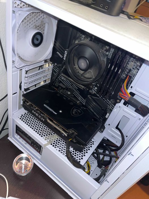 PC Gamer Ryzen 5 5600G + RX 6650 XT 32 gb – Excelente estado.