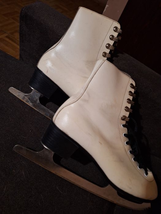 Łyżwy figurowe białe