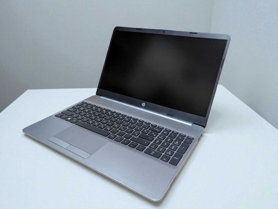 Laptop HP 255 G8 Ryzen 5 3500 U NVME SSD 256 GB 8GB RAM DDR4 FULL HD !