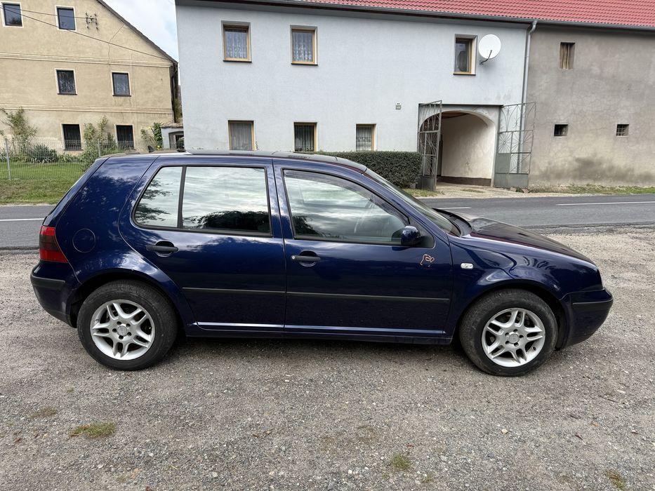 Volkswagen Golf 4 1.6 benzyna