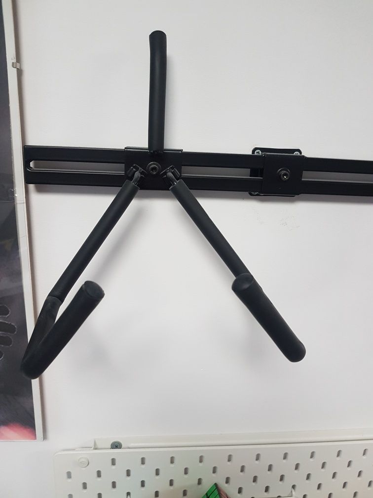 Roxtone wieszak gitarowy ścienny