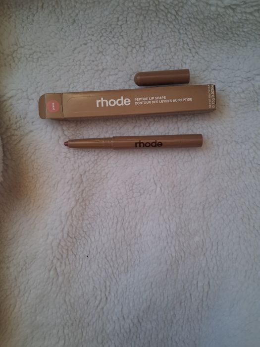 Konturówka do ust Rhode press