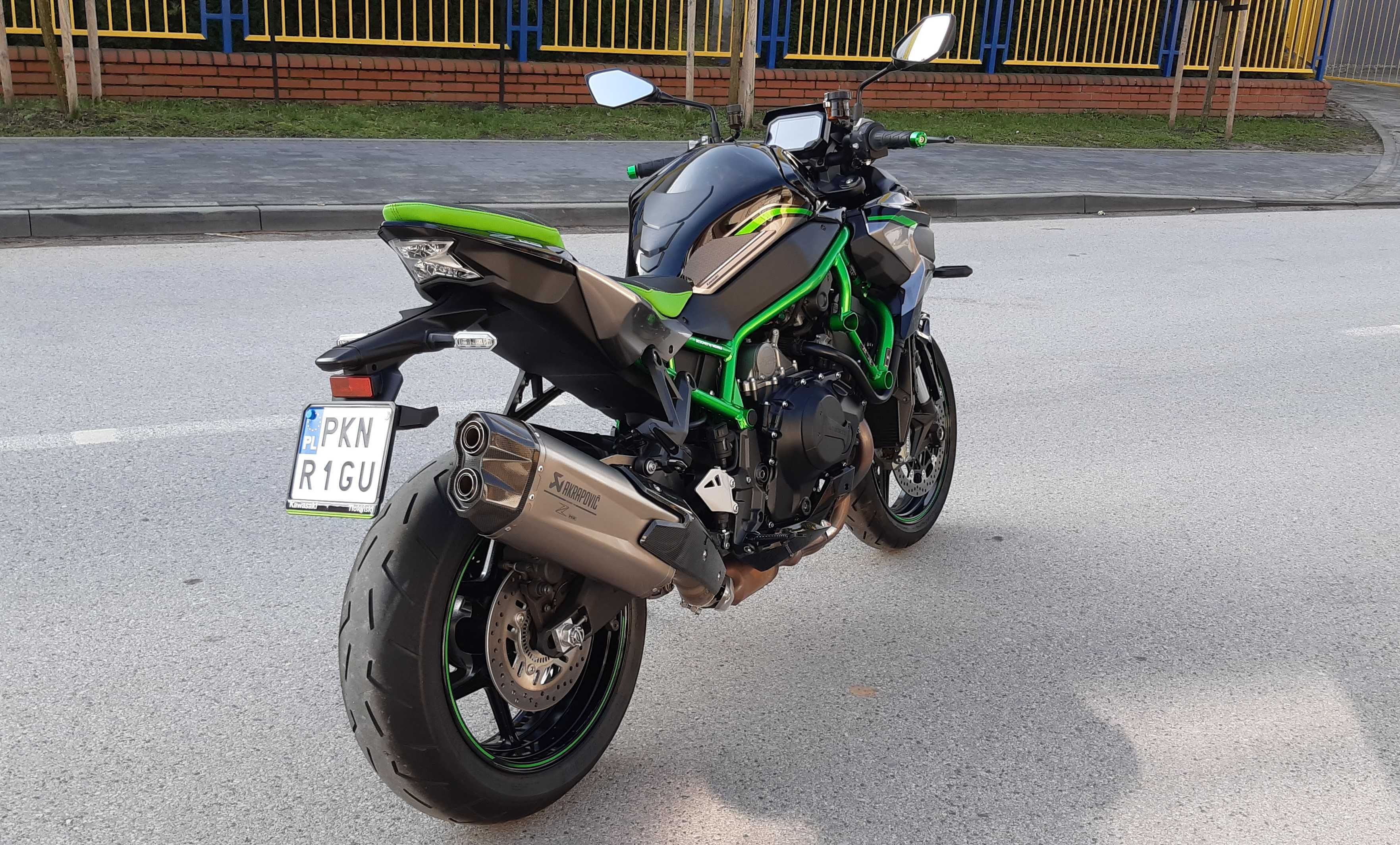 Kawasaki Z-H2 ZH2 Z H2 Akrapovic