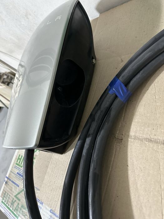 Продам бистру зарядку ТЕСЛА