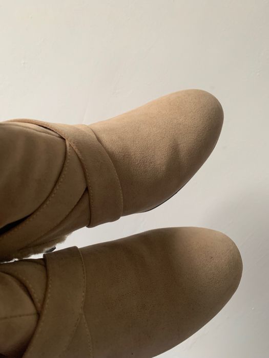 Чобітки/чоботи бежеві 39 р осінь/зима/весна