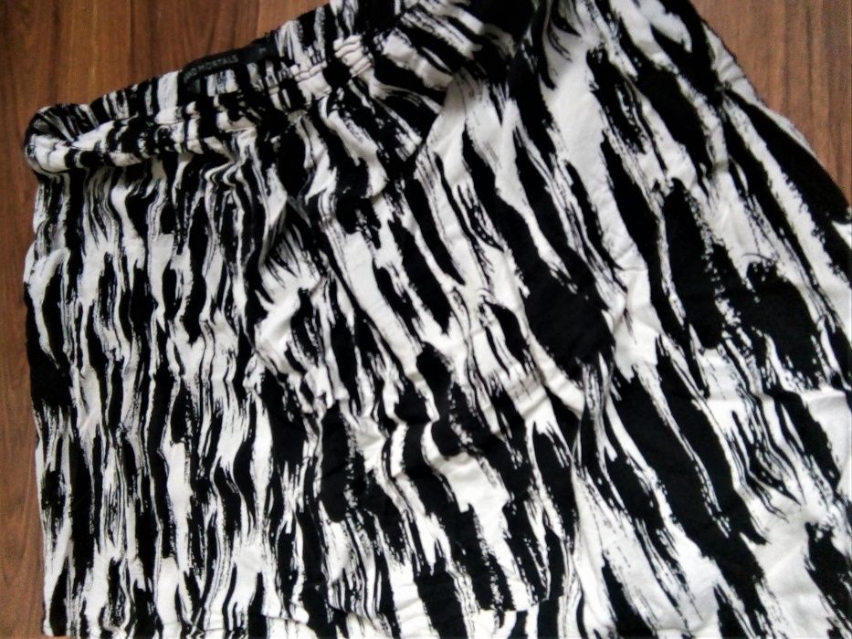 Spódnica damska krótka rozmiar M biało czarna