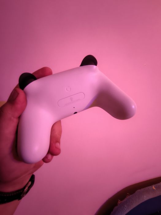 Геймпад Google Stadia Дуже якісний - рівня Dualsense та DualShock