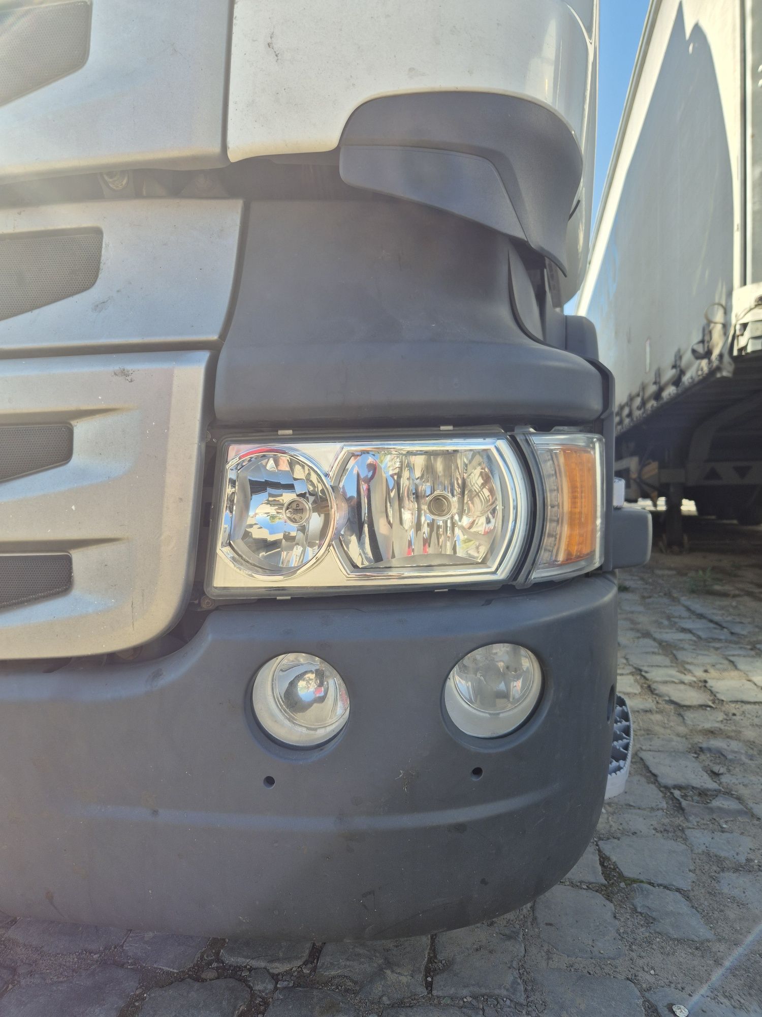 фари Scania euro 6