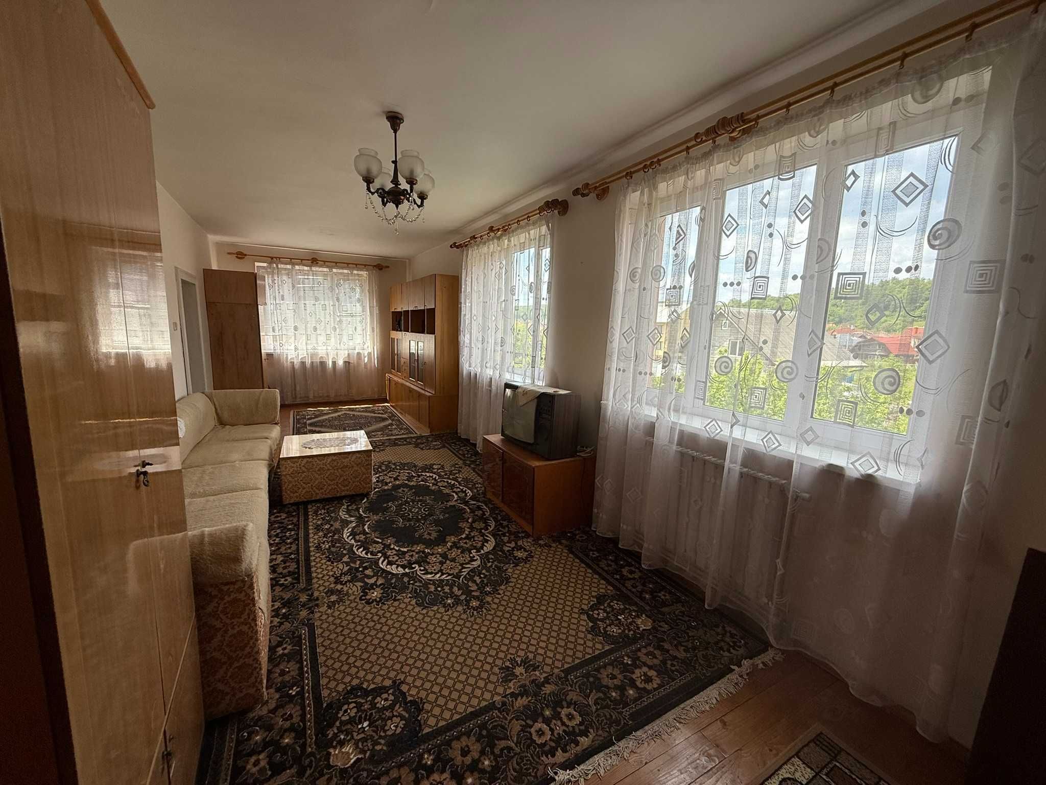 Продаж будинку для великої родини або під соціальний проект