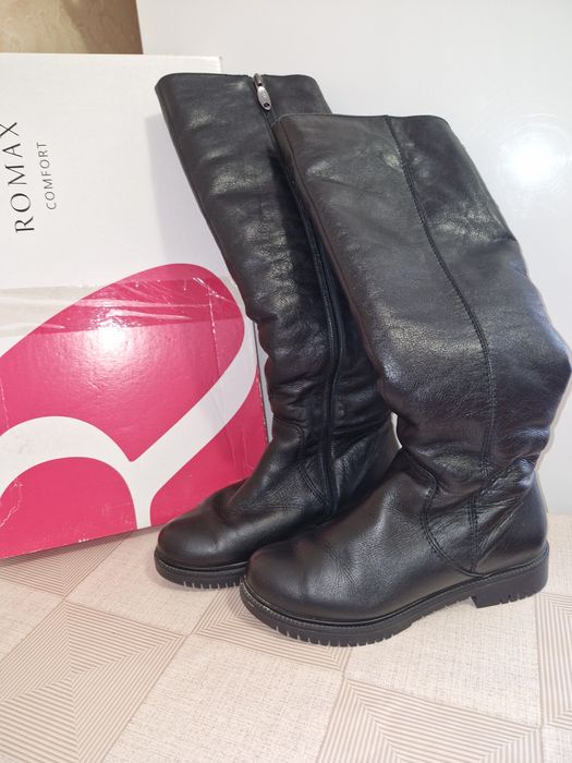 Зимові  жіночі шкіряні чоботи високі