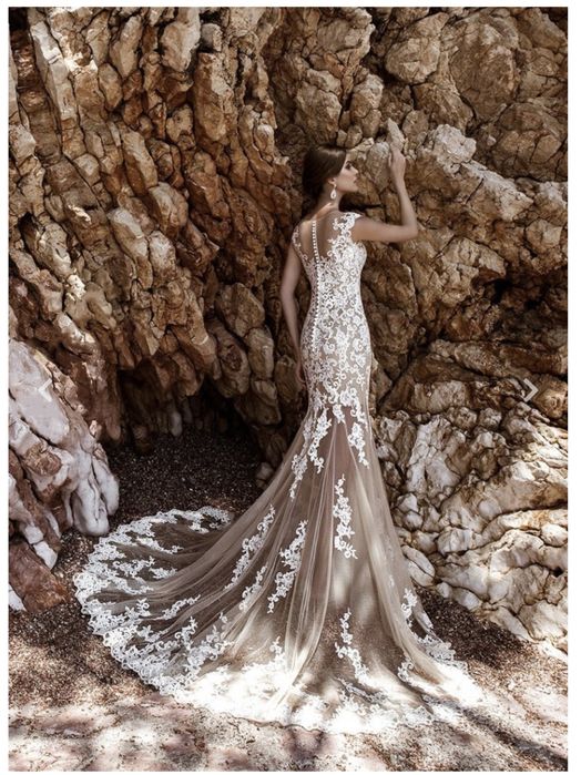 Свадебное платье со съемным шлейфом Lussano Bridal